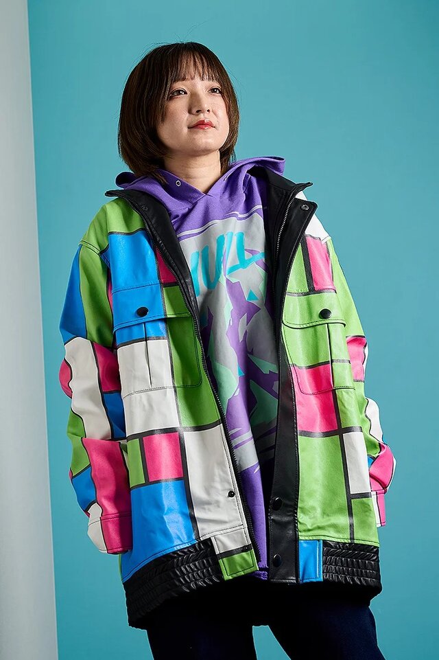 『ウマ娘』エアシャカールの私服を完全再現！「NULL」パーカーと格子柄のジャケットがラインナップ