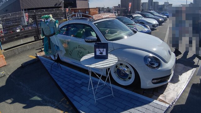 『アイマス』合同ライブ「MOIW2025」に“アイ”が集まる！「のぼり」や「痛車」など会場周辺施策をレポート