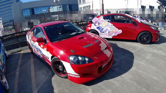 『アイマス』合同ライブ「MOIW2025」に“アイ”が集まる！「のぼり」や「痛車」など会場周辺施策をレポート