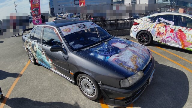 『アイマス』合同ライブ「MOIW2025」に“アイ”が集まる！「のぼり」や「痛車」など会場周辺施策をレポート