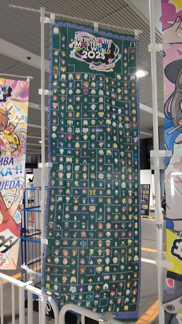 『アイマス』合同ライブ「MOIW2025」に“アイ”が集まる！「のぼり」や「痛車」など会場周辺施策をレポート