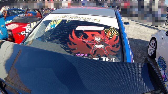 『アイマス』合同ライブ「MOIW2025」に“アイ”が集まる！「のぼり」や「痛車」など会場周辺施策をレポート