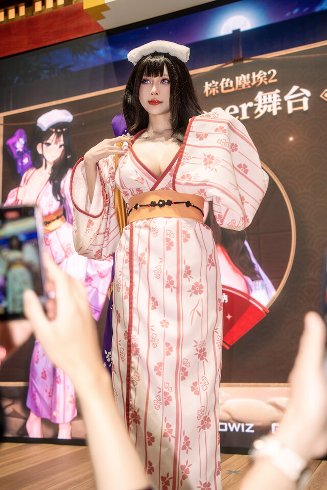 温泉修行人 ヴェンタナ『ブラウンダスト2』／餓小璇miu－璇哥（Instagram：miu.cosplayer）