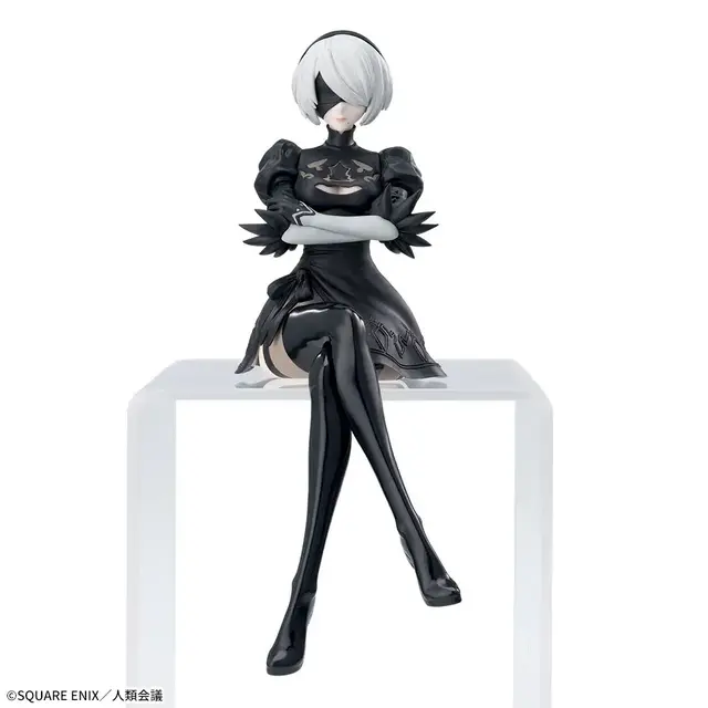 ちょこんと座る姿が美しい…！アニメ「ニーア」より、「2B」フィギュアがアミューズメント施設にて再登場