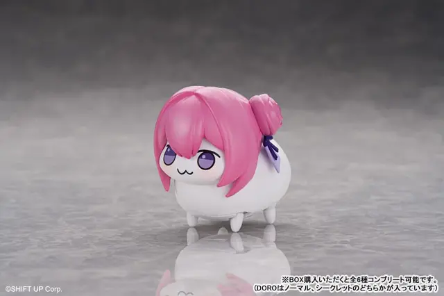 『勝利の女神：NIKKE』謎生物「DORO」が電動ホビーに！ “専用ドッグラン”と共に登場ーシークレットは「金のDORO」