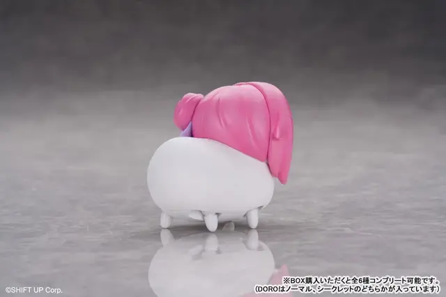 『勝利の女神：NIKKE』謎生物「DORO」が電動ホビーに！ “専用ドッグラン”と共に登場ーシークレットは「金のDORO」