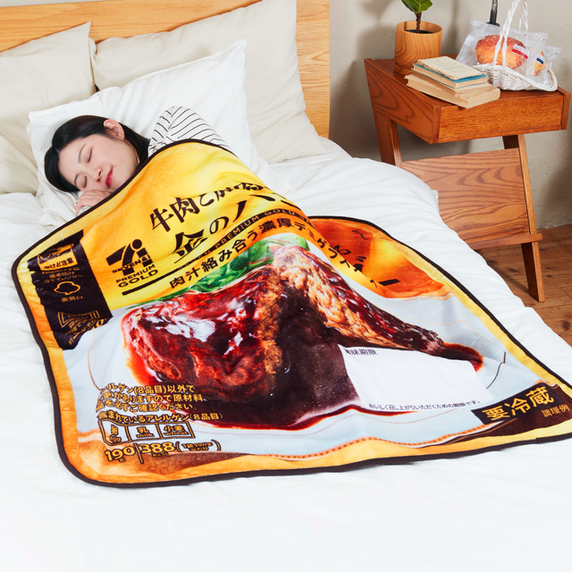 「セブン‐イレブン」人気商品をグッズ化した「Happyくじ」が3月13日発売！巨大なからあげ棒ぬいぐるみや、“金”シリーズのブランケットなどユニーク