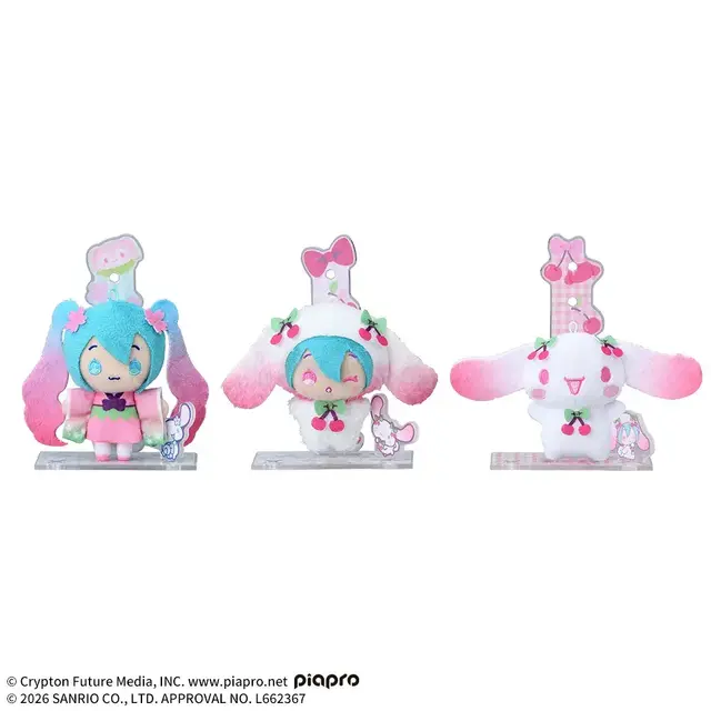 桜餅みたいな「初音ミク×シナモロール」に癒される！ アクスタとぬいぐるみを合わせて飾れる「アクぬい」がプライズ景品に