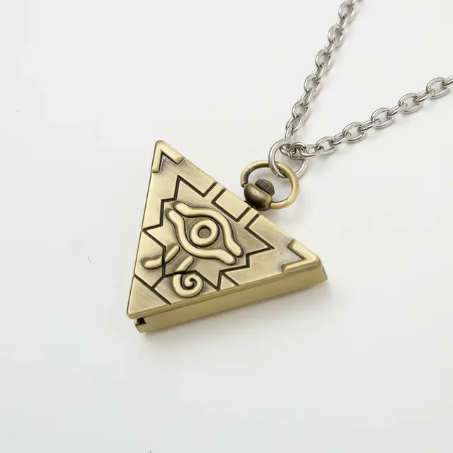 「遊戯王」新作コラボアイテムのこだわりが凄い！「千年パズル」懐中時計はじめ、遊戯と海馬の象徴的な要素を盛り込んだブーツなど全5商品