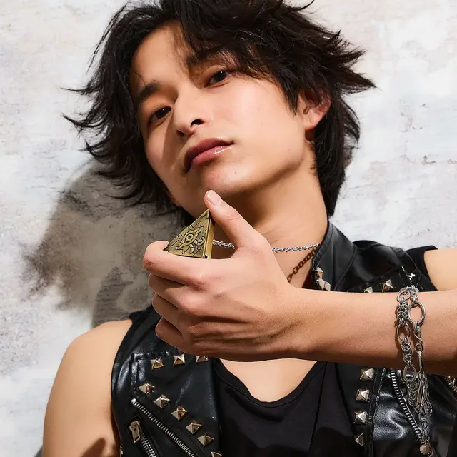 「遊戯王」新作コラボアイテムのこだわりが凄い！「千年パズル」懐中時計はじめ、遊戯と海馬の象徴的な要素を盛り込んだブーツなど全5商品