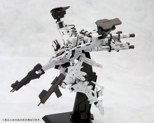 『アーマード・コア』より「ラインアーク ホワイト・グリント＆V.O.Bセット」が再生産！塗装しやすい通常成型色に変更