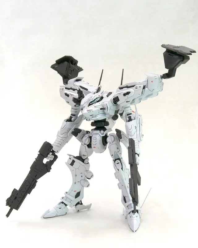 『アーマード・コア』より「ラインアーク ホワイト・グリント＆V.O.Bセット」が再生産！塗装しやすい通常成型色に変更