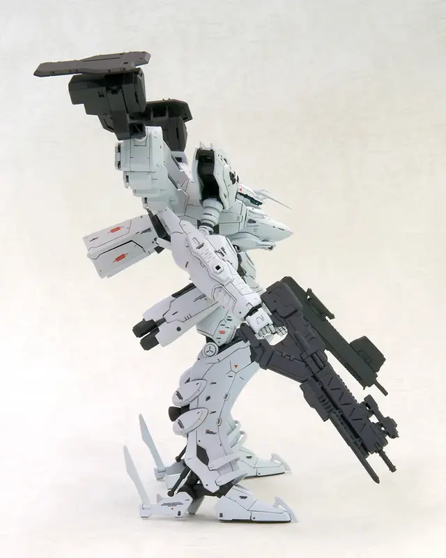 『アーマード・コア』より「ラインアーク ホワイト・グリント＆V.O.Bセット」が再生産！塗装しやすい通常成型色に変更