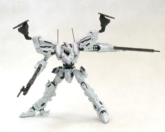 『アーマード・コア』より「ラインアーク ホワイト・グリント＆V.O.Bセット」が再生産！塗装しやすい通常成型色に変更