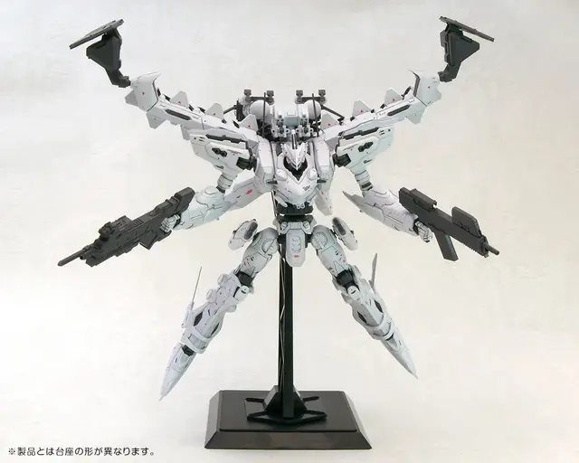 『アーマード・コア』より「ラインアーク ホワイト・グリント＆V.O.Bセット」が再生産！塗装しやすい通常成型色に変更