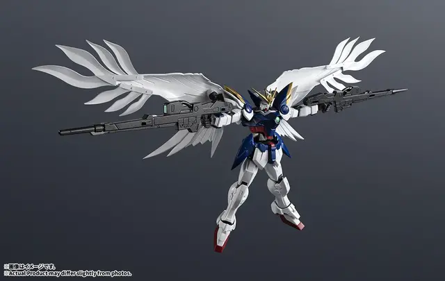 ウイングガンダムゼロ(EW)、シャア専用ザクIIらが躍動感あるポーズで決まる!可動フィギュア「GUNDAM UNIVERSE」から3機がリニューアル