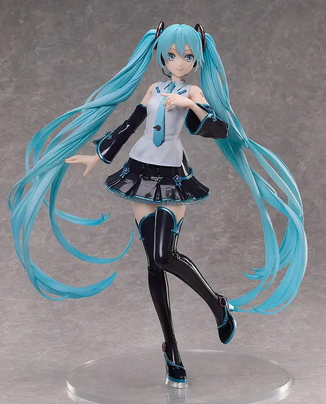 抱えるほどビッグサイズ！「初音ミク」1/3スケールフィギュアが、圧倒的なボリューム感