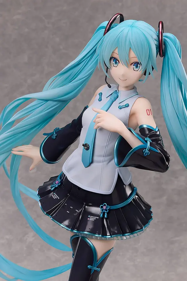 抱えるほどビッグサイズ！「初音ミク」1/3スケールフィギュアが、圧倒的なボリューム感