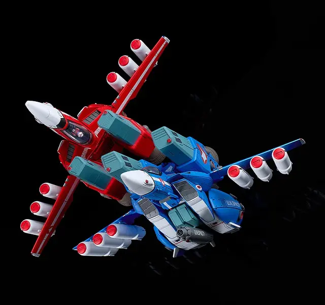 「超時空要塞マクロス」銀河最強夫婦が搭乗する「VF-1Jファイターバルキリー」をセットでプラモ化！大気圏外仕様パイロットスーツフィギュアなど付属