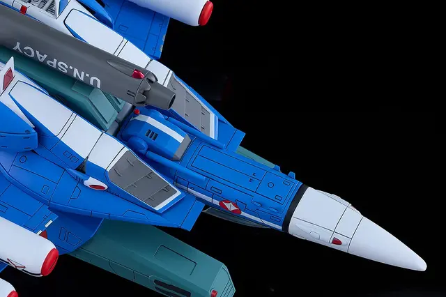 「超時空要塞マクロス」銀河最強夫婦が搭乗する「VF-1Jファイターバルキリー」をセットでプラモ化！大気圏外仕様パイロットスーツフィギュアなど付属