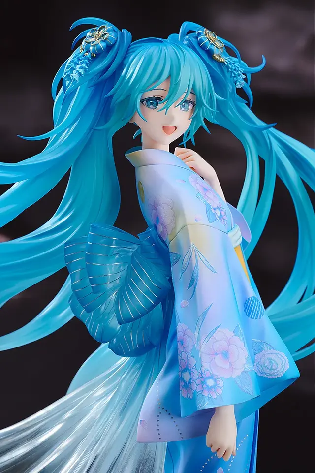 「初音ミク」が花火&ドローンショーのメインビジュアルで立体化！クリアパーツ使用のツインテールと大きく広がる帯が幻想的