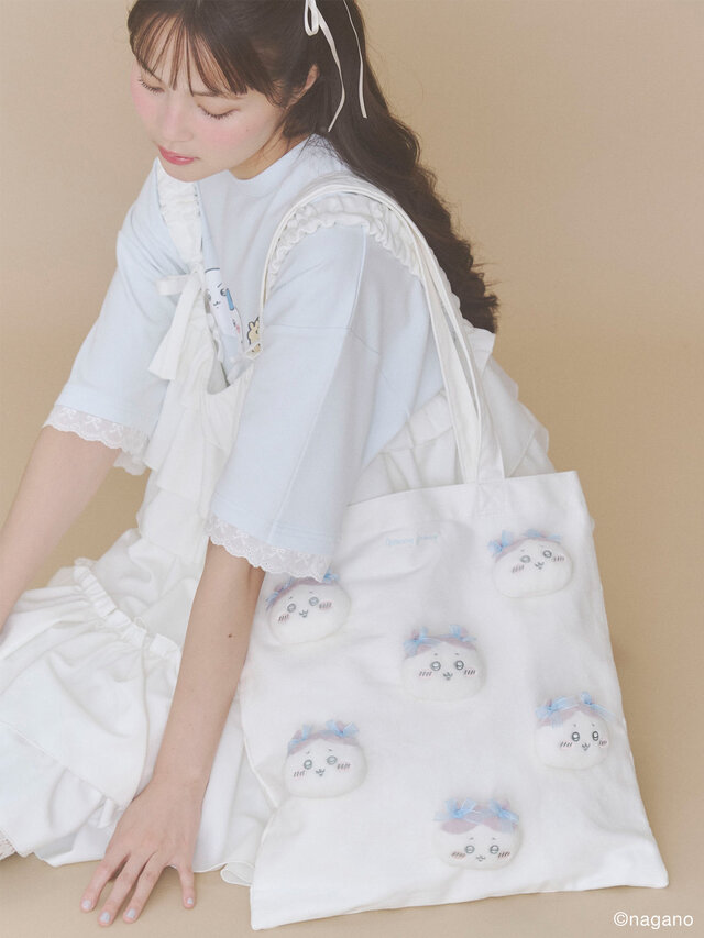 「ちいかわ」ガーリーなスペシャルコレクション！お顔たっぷりのぬいぐるみトートほか、フリルやリボンが可愛いTシャツなど先行販売