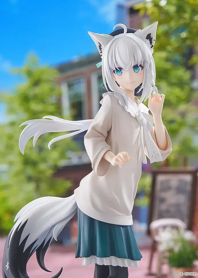 ホロライブ・白上フブキの私服コーデが可愛すぎ！印象的な優しい微笑みで立体化