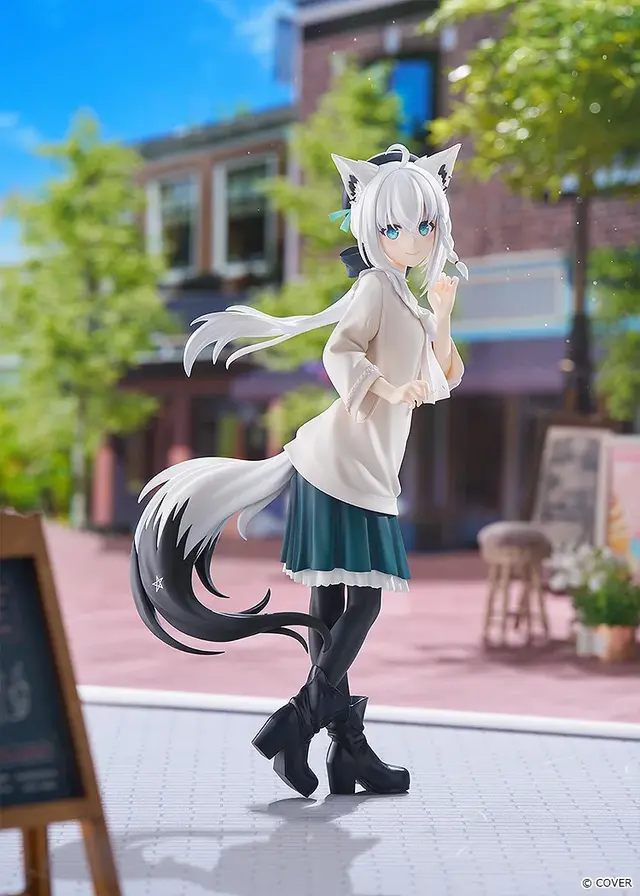 ホロライブ・白上フブキの私服コーデが可愛すぎ！印象的な優しい微笑みで立体化