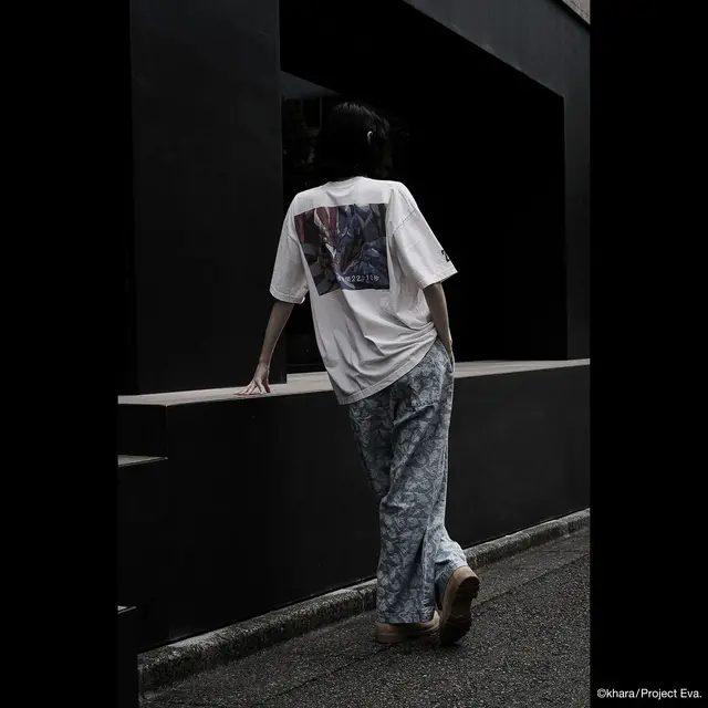 エヴァの高級Tシャツが雰囲気満点！質感までこだわって「瞬間、心、重ねて」や「魂のルフラン」をフィーチャー