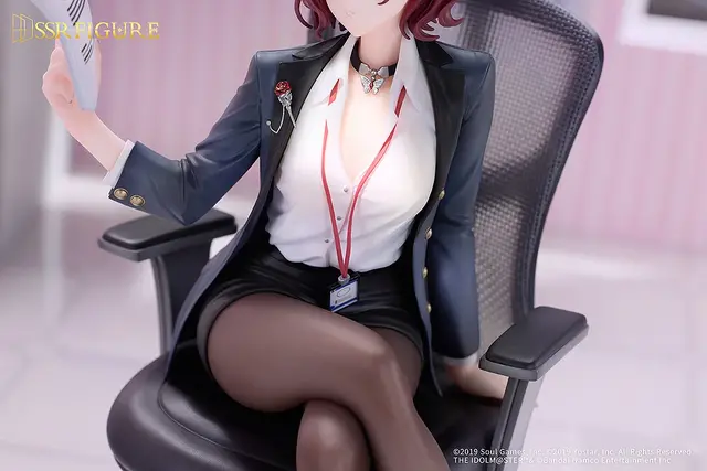 大人びた雰囲気のOLスタイル！『シャニマス』×『雀魂』コラボの「樋口円香」フィギュアが予約開始ー並べて飾りたい「浅倉透」も再受注