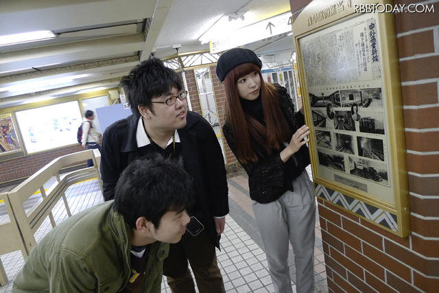 【浅草】銀座線の浅草駅はレトロな駅です。壁もレンガ調で昔の新聞の見本なんかが飾られてます。 【浅草】銀座線の浅草駅はレトロな駅です。壁もレンガ調で昔の新聞の見本なんかが飾られてます。