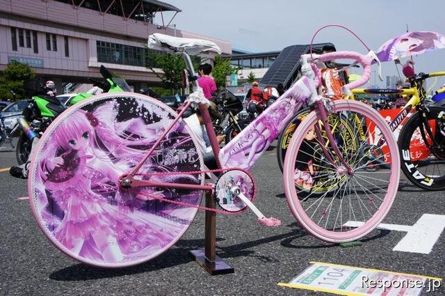 東京お台場に、約1000台の痛車が集結した