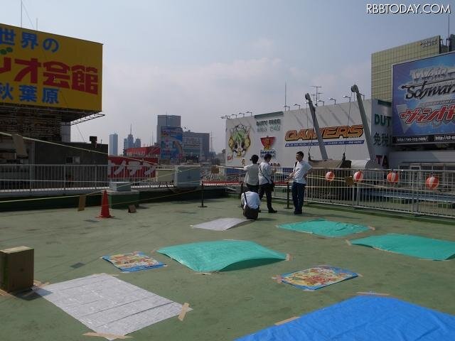 青空のもと、屋上でビールを堪能