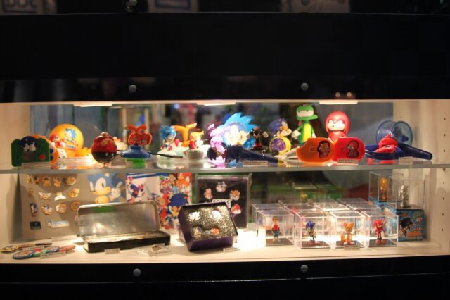 【gamescom 2011】20周年ソニック一色のセガブース、過去のグッズも展示