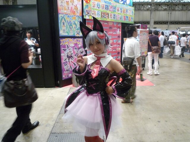 【ワンフェス2012夏】アスカ、セイバーなど、会場で見かけたコンパニオンさんたち