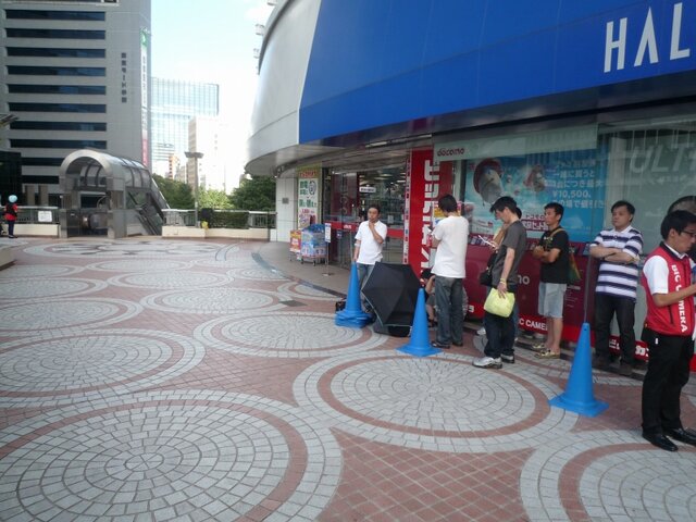 ビックカメラ新宿西口店の様子