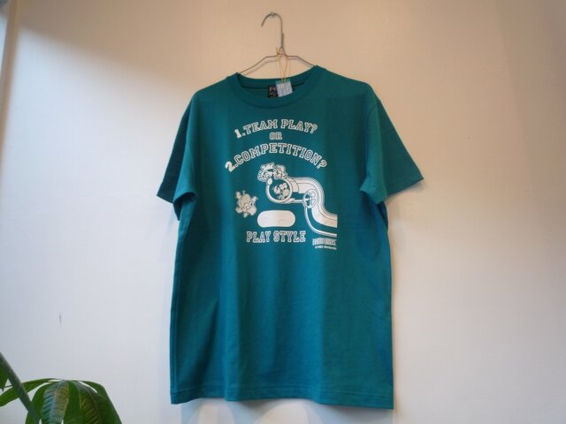 Tシャツを展示