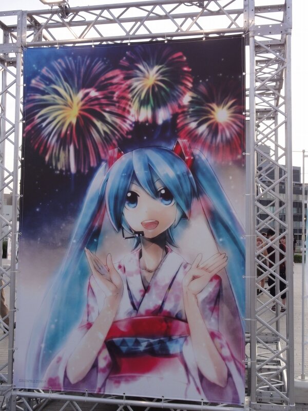 ニコ生内のプロデューサーコメントも掲載！『初音ミク -Project DIVA- f』発売記念前夜祭「夏の終わりの39祭り」レポ