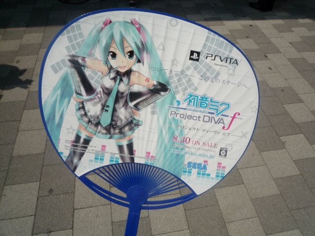 『初音ミク -Project DIVA- f』発売記念、林プロデューサーインタビュー ― ミクさんの新たな着ぐるみも登場