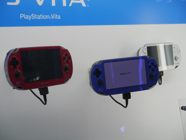 【TGS 2012】ソニーブースに話題の新型PS3や新カラーPSVitaが展示