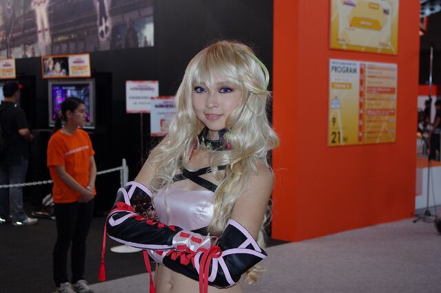 【TGS 2012】ハンコックの「メロメロ甘風」で思わず石化・・・バンナムブースの美人コンパニオンをフォトレポート