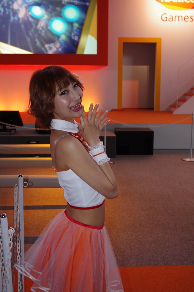 【TGS 2012】ハンコックの「メロメロ甘風」で思わず石化・・・バンナムブースの美人コンパニオンをフォトレポート