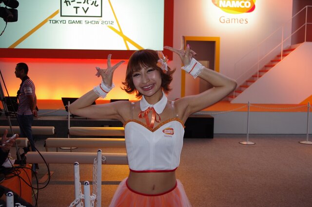【TGS 2012】ハンコックの「メロメロ甘風」で思わず石化・・・バンナムブースの美人コンパニオンをフォトレポート
