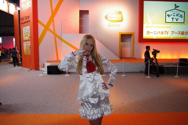 【TGS 2012】ハンコックの「メロメロ甘風」で思わず石化・・・バンナムブースの美人コンパニオンをフォトレポート