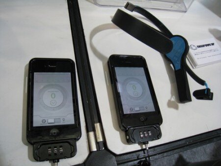 【TGS 2012】集中力の無い人はDJプレイができません・・・neurowearの脳波ターンテーブル