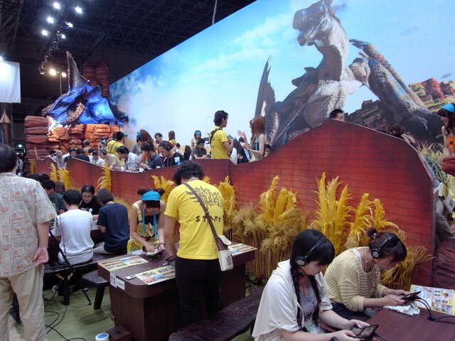 【TGS 2012】見て回るだけで楽しめる！カプコンブースをフォトレポート