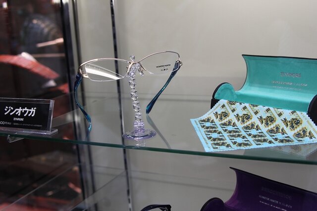 特性のメガネ拭きも素敵