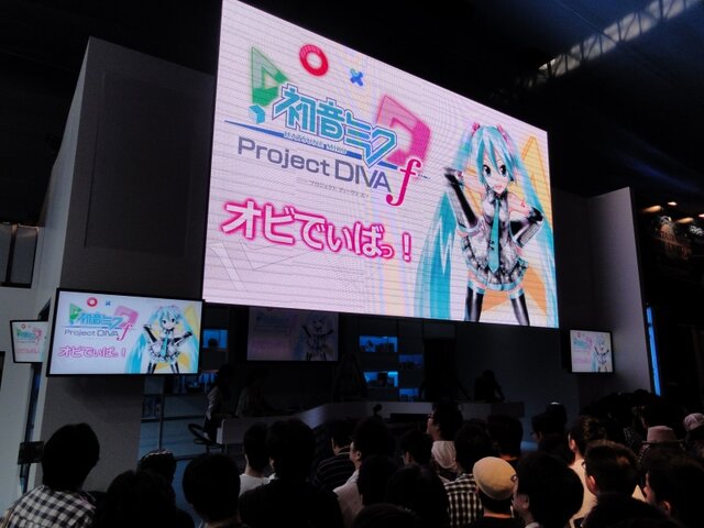 【TGS 2012】ナースデビルなミクさんか、スク水ランドセルなミクさんか。オビでぃばっ！で女子トーク炸裂