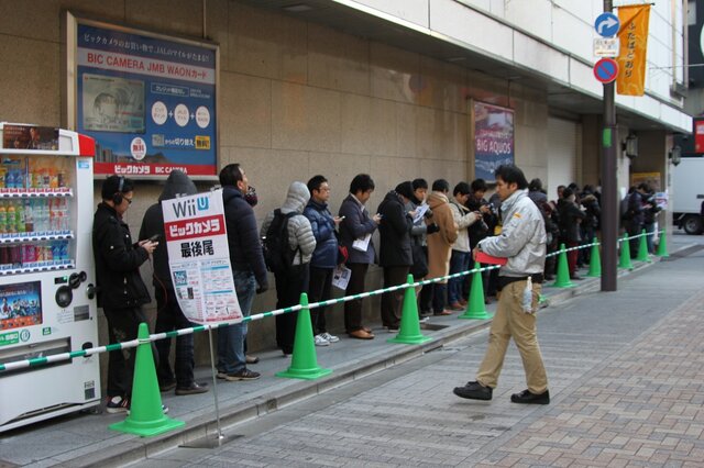 こちらも20-30人程度の行列