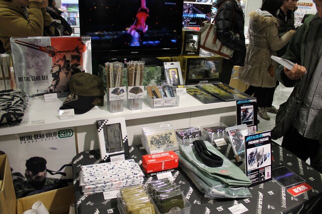 開店前から行列も！遂に発売した『METAL GEAR RISING』販売店舗の様子をお届け